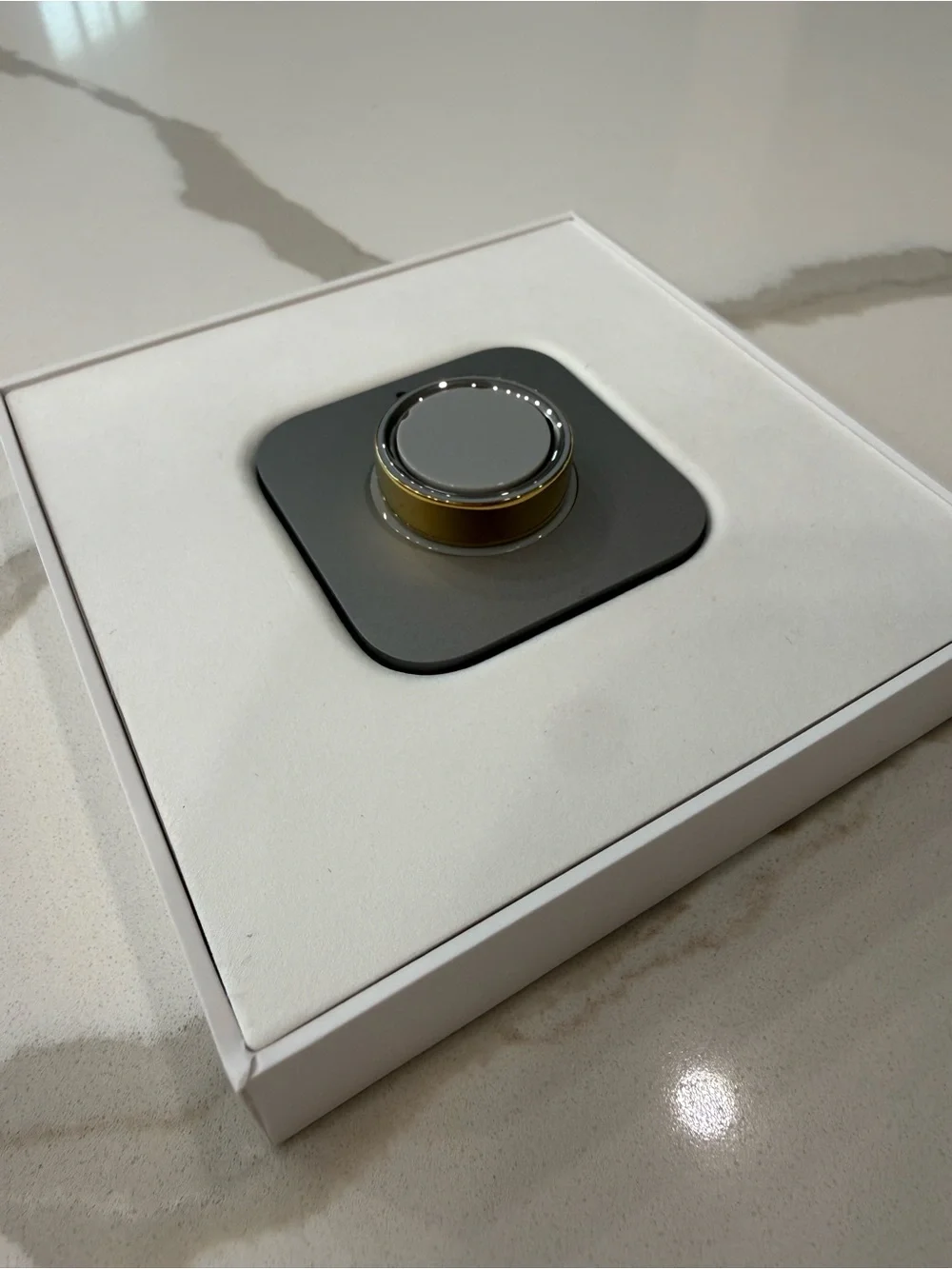 Oura Ring 4 Smart Ring in Gold (Size 11) Worn a few times, looks brand new